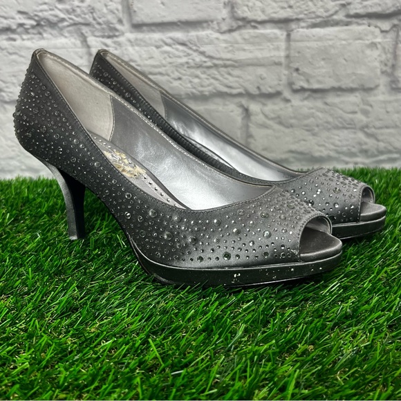 Adrianna Vittadini Gervin Pumps – Size 9, Light Gray with Rhinestones - Picture 1 of 16